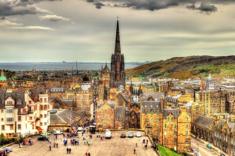 Edinburgh Hop-On-Hop-Off Bus Tour with Rail Tour From London - Give Edinburgh Castle a proper slice of the afternoon