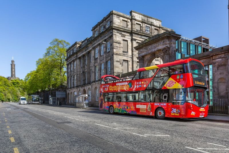 Edinburgh Hop-On Hop-Off City Sightseeing Bus Pass - A useful way to get your bearings