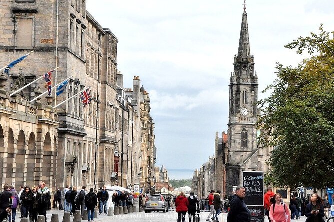 Edinburgh in a Day: Full-Day Private Tour With Edinburgh Castle - Discovering the Royal Mile