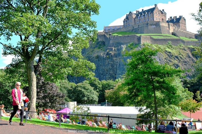 Edinburgh in a Day: Full-Day Private Tour With Edinburgh Castle - Taking in Edinburghs History and Culture