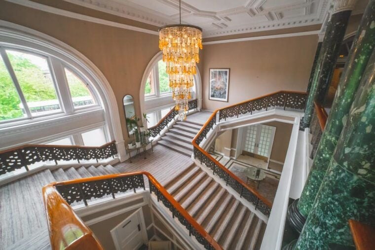Edinburgh: Magic show, with famous magician, in luxury hotel - Who Should Attend?