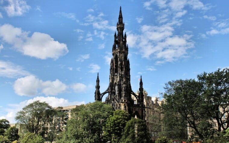 Edinburgh New Town: City Walking Tour & Exploration Game - What Makes This Tour a Great Value?