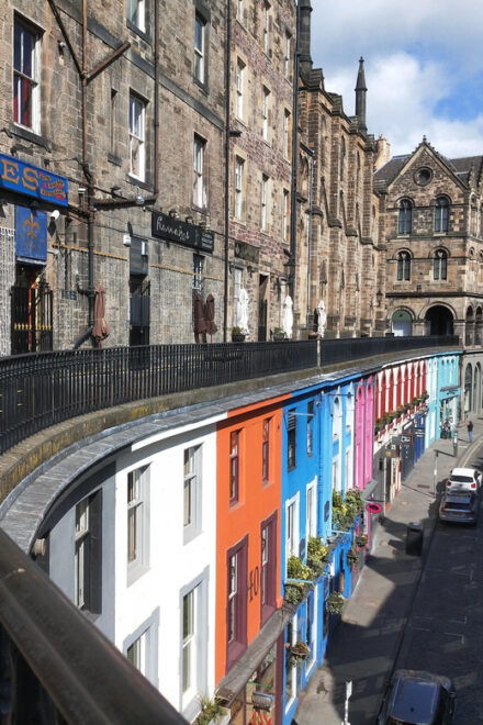 Edinburgh: Old Town Highlights Walking Tour - Experience Highlights