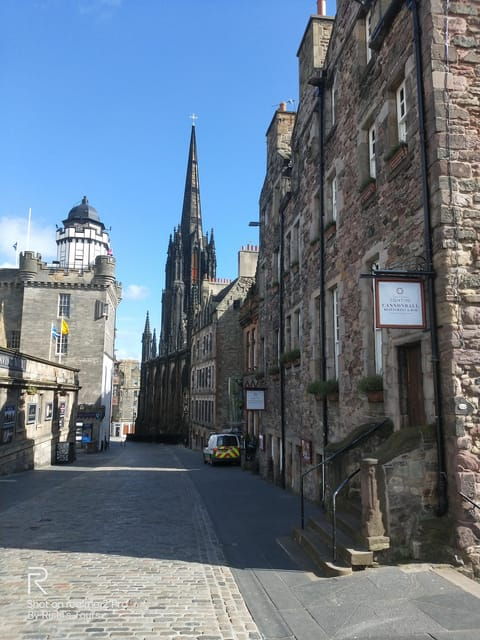 Edinburgh: Old Town Highlights Walking Tour - Medieval Architecture and Celtic History