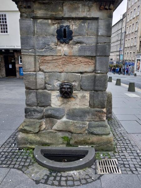 Edinburgh: Old Town Highlights Walking Tour - Hidden Gems and Harry Potter Locations