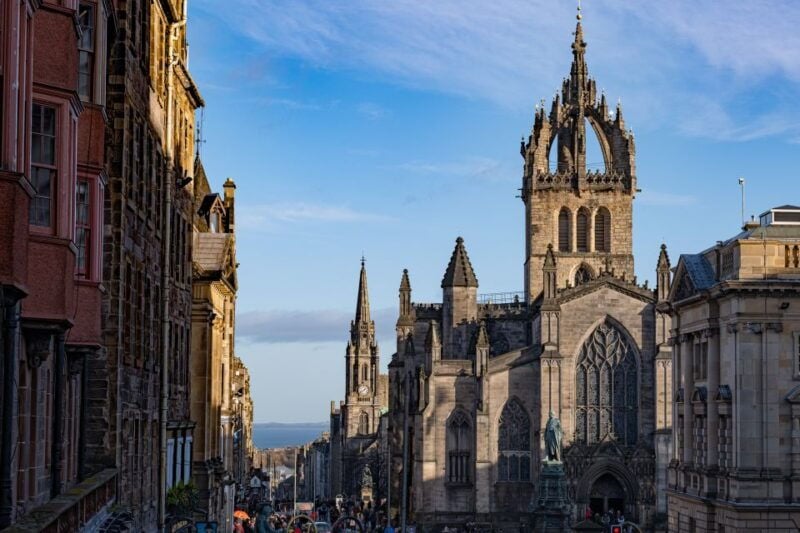 Edinburgh: Old Town History Walking Tour - The Quality of Guides and Tour Structure