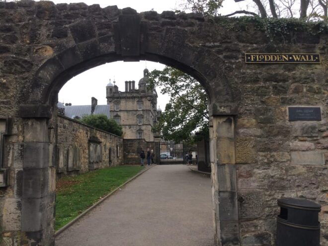 Edinburgh: Old Town Private Walking Tour With Historian - Discovering Hidden Gems