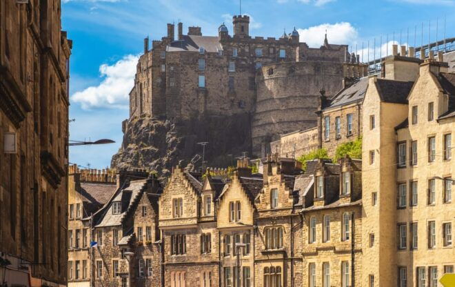 Edinburgh: Old Town Private Walking Tour With Historian - Inspiration for Famous Writers