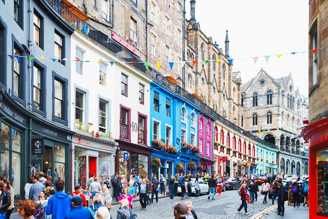 Edinburgh Old Town: Professional Photoshoot & Edited Photos - Inclusions and Meeting Point
