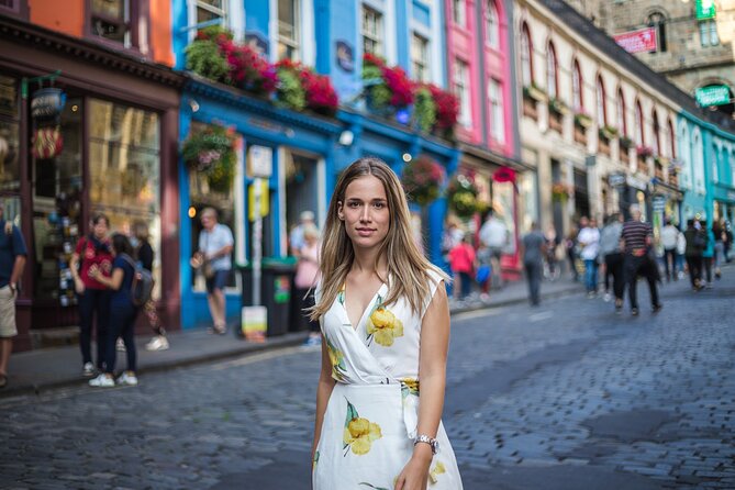 Edinburgh Old Town: Professional Photoshoot & Edited Photos - Duration and Meeting Location