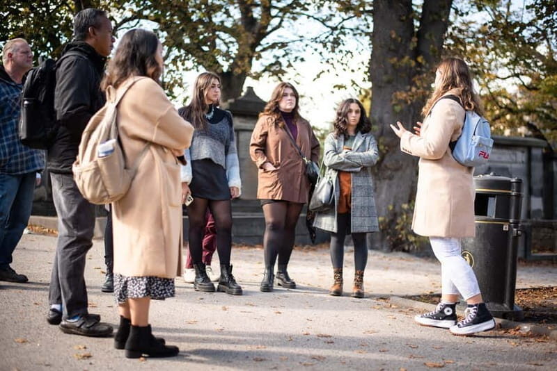 Edinburgh: Old Town Walking Tour with Castle Entry - Who This Tour Is Perfect For