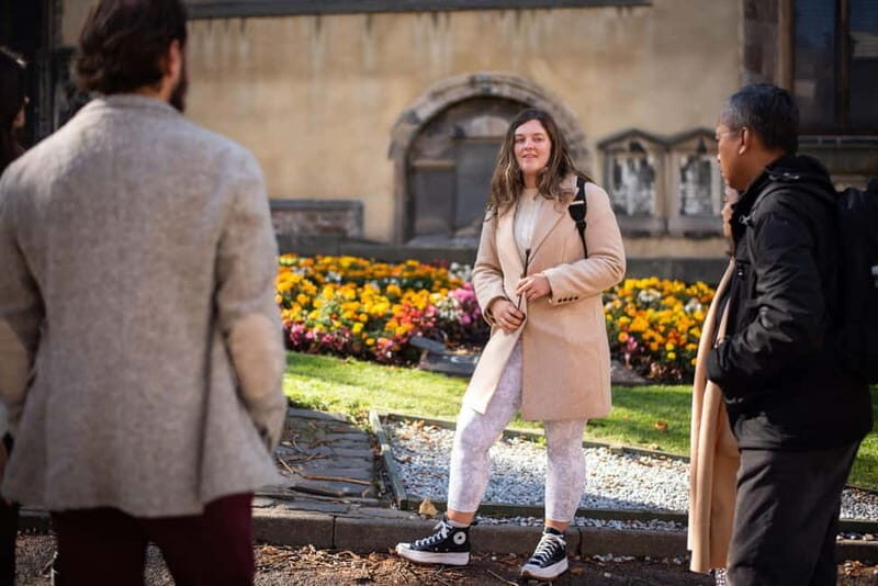 Edinburgh: Old Town Walking Tour with Holyrood Entry - Good To Know