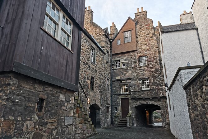 Edinburgh Outlander Self-Guided Private Tour - Meeting and Pickup