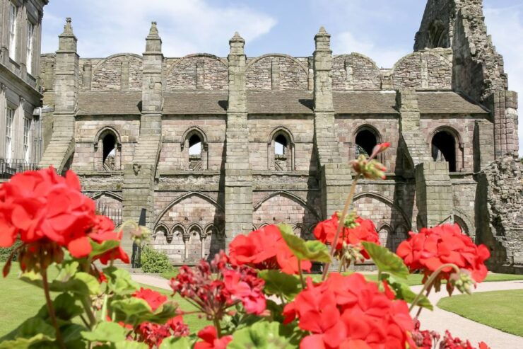 Edinburgh: Palace of Holyroodhouse Entry Ticket - Experience Highlights