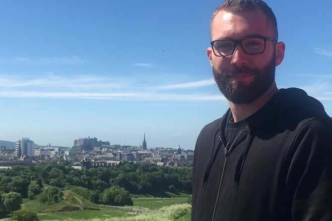 Edinburgh Private Tour With a Local Guide, Highlights & Hidden Gems - Meeting Point Flexibility and Assistance