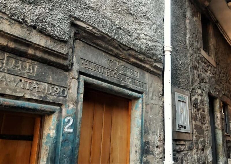 Edinburgh: Private walking tour with a Polish guide - Practical Details and Tips