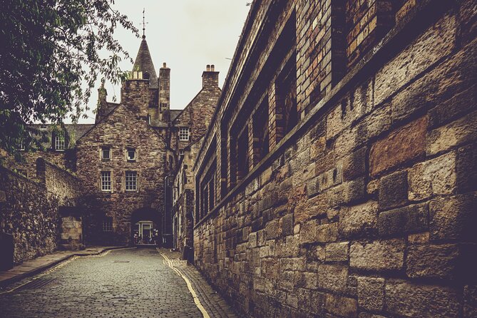 Edinburgh Royal Mile (New Self Guided Tour) - Meeting and Pickup