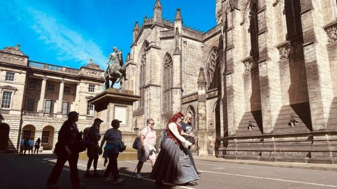 Edinburgh: Royal Mile Old Town Walking Tour - Enhancing the Experience