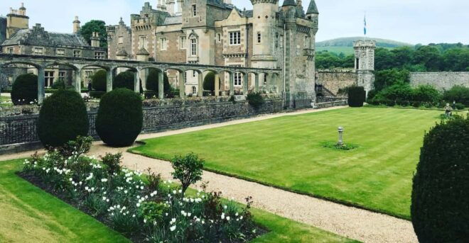 Edinburgh: Scottish Borders Tour From Scotland to England - Tour Experience