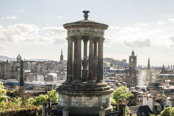 Edinburgh: Self-Guided Audio Tour - Audio Guide Features