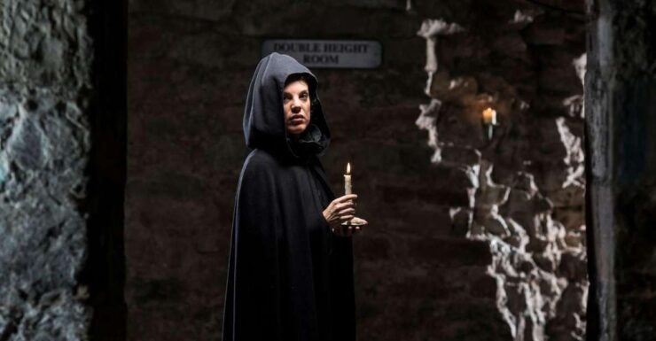 Edinburgh: Small-Group Haunted Underground Vaults Night Tour - Tour Duration and Meeting Point
