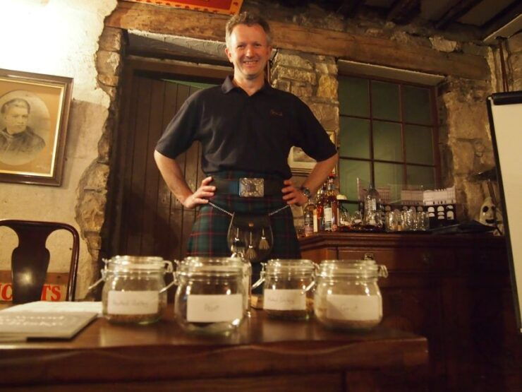 Edinburgh: Small-Group History of Whisky Tour With Tasting - Whisky History Insights