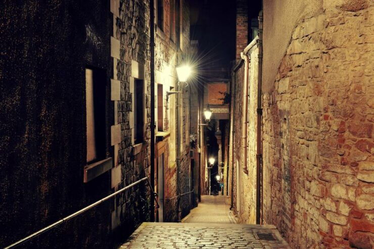 Edinburgh: The Dark Side Walking Tour - Tour Experience Highlights