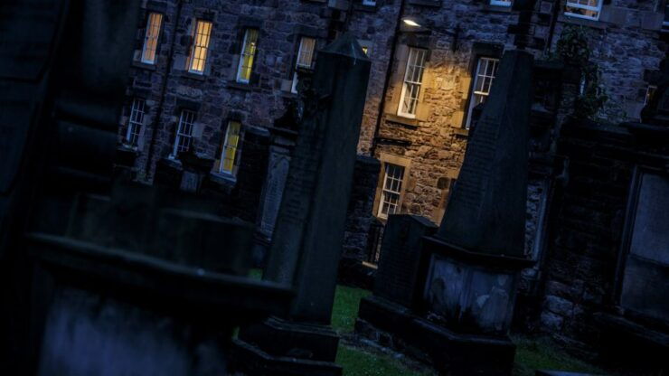 Edinburgh: Underground Vaults and Graveyard Evening Tour - Tour Details