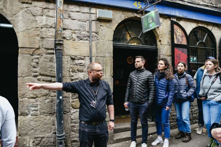 Edinburgh: Underground Vaults Tour - Tour Duration and Guide Availability