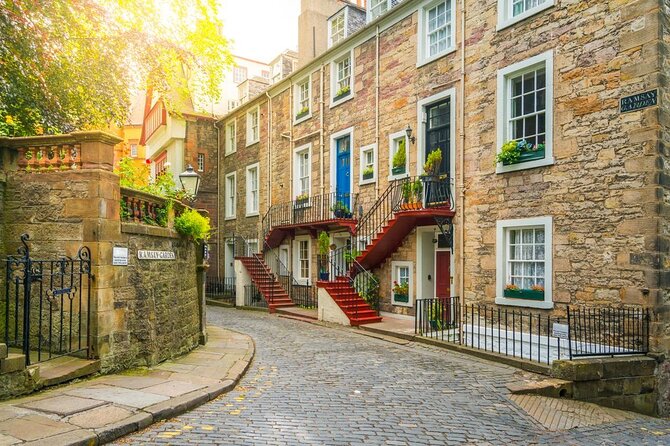 Edinburgh Walk: a Romantic Stroll Through History and Beauty - Background Information