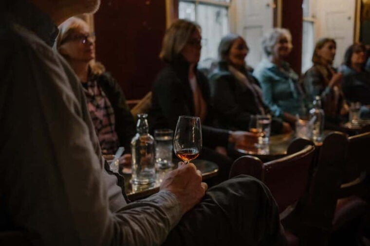 Edinburgh: Whisky Tasting and Storytelling in a Historic Pub - Final Thoughts