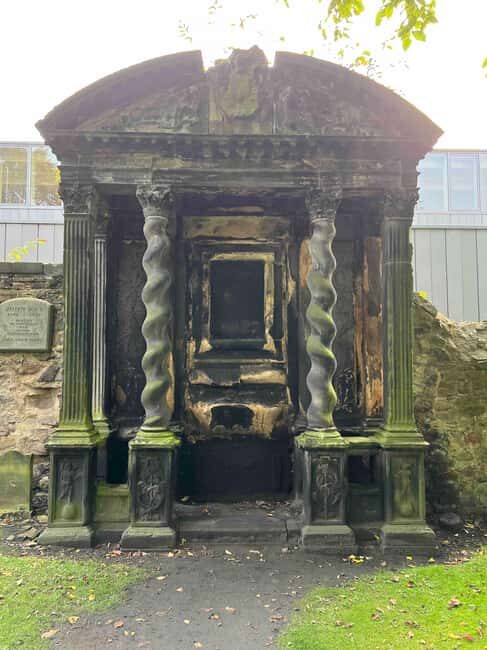 Edinburgh's Dark and Hidden History Walking Tour - Price and Value