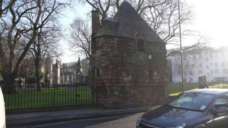 Edinburgh's Royal Mile: A Self-Guided Audio Tour - Tour Overview