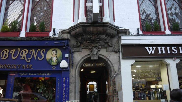 Edinburgh's Royal Mile: A Self-Guided Audio Tour - Historical Insights