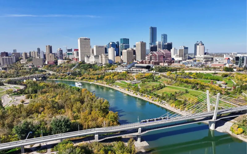 Edmonton City Highlights E-Scooter Tour - What to know before you book