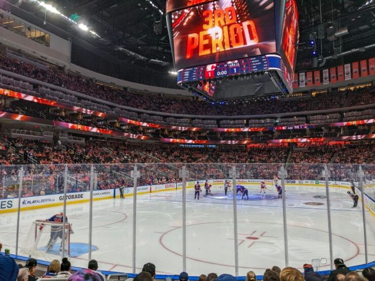 Edmonton: Edmonton Oilers Ice Hockey Game Ticket - Team Spirit