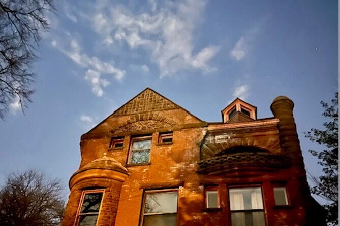 Eerie Old Louisville Photo Tour with Welcome Cocktail - Exploring Old Louisville Through the Lens and Legends