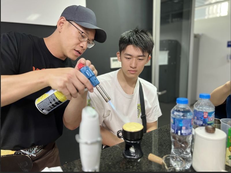 Egg Coffee & Course on 4 Famous Traditional Vietnamese Coffee - The crowd question is worth taking seriously