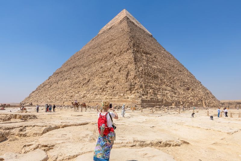 Egyptian Museum, Giza Pyramids & Bazaar Day Tour from Cairo with Lun - From Cairo to the Giza Plateau