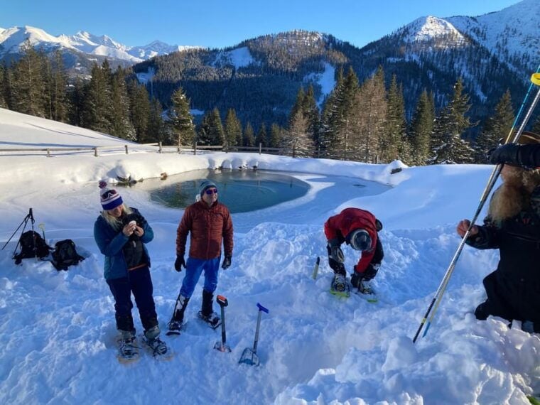 Ehrwald: Zugspitze Snowshoe Hiking Tour with Mountain Views - Practical Tips for Participants