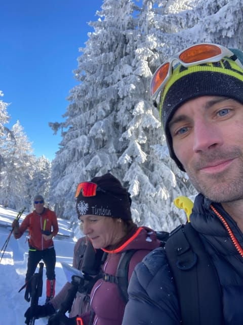 Ehrwald: Zugspitze Snowshoe Hiking Tour with Mountain Views - The Group Experience and Guides