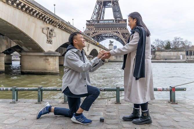Eiffel and La Seine Photo Shoot - Paris Photographer - Availability and Reservation