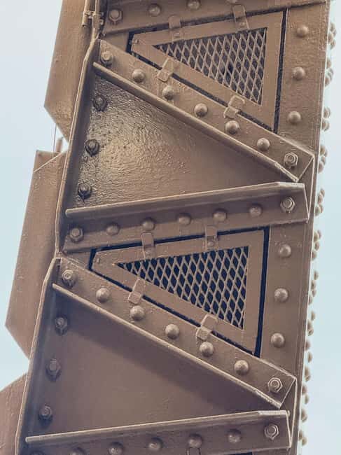 Eiffel Tower Dedicated Reserved Access Top or 2nd by lift - Practical Considerations