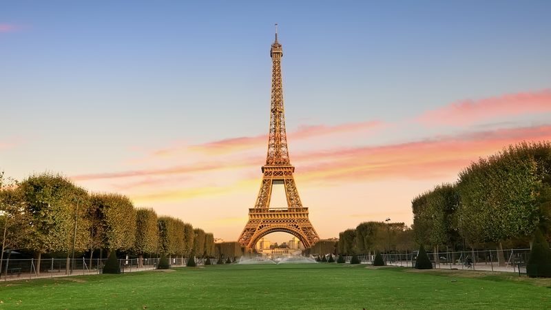 Eiffel Tower Elevator Guided Tour with Optional Summit Access - Starting at the meeting point