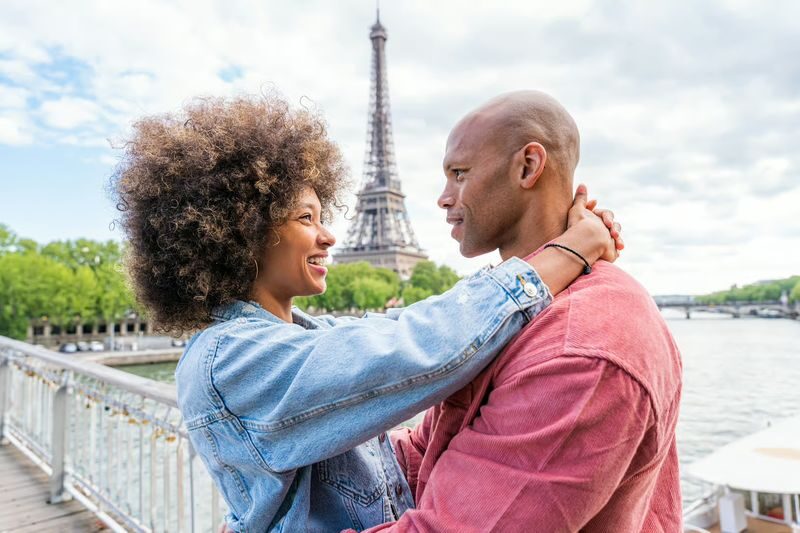 Eiffel Tower Photoshoot - Photos, editing, and delivery