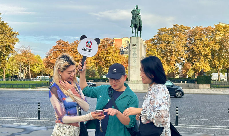 Eiffel Tower Summit Access Guided Tour with Cruise - Reliability deserves a quick check