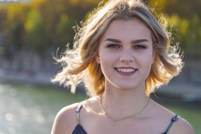 Eiffel Tower Walking Photo Tour With Pro Photographer - for Solo Travellers - Cancellation Policy and Refunds