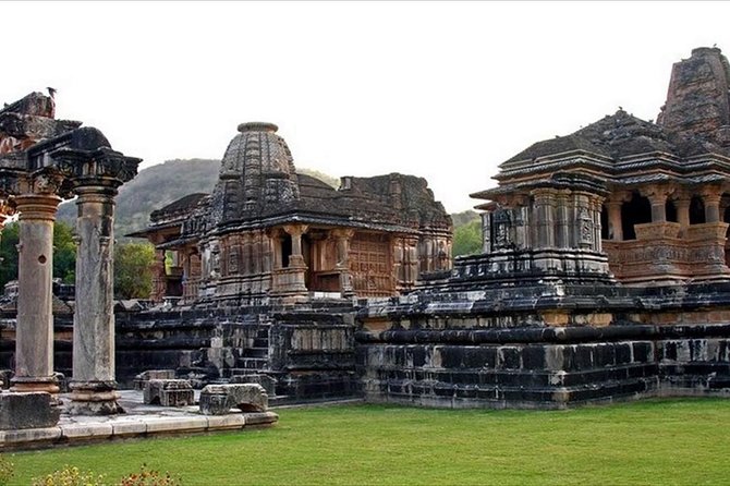 Eklingji & Nagda Temples and Monsoon Palace Day Tour With a Guide - Lunch Break With Scenic Views