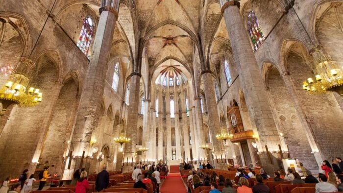 El Born: Basilica of Santa María Del Mar Tour & Terrace Access - Dress Code and Restrictions