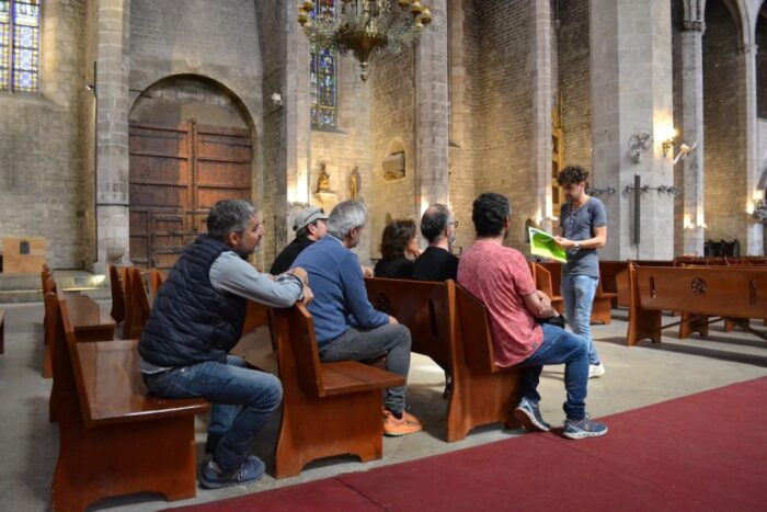 El Born: Basilica of Santa María Del Mar Tour & Terrace Access - Guide Tips